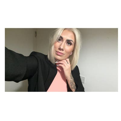 Hi, my name is Laura, i am 30 years old looki... Main Photo