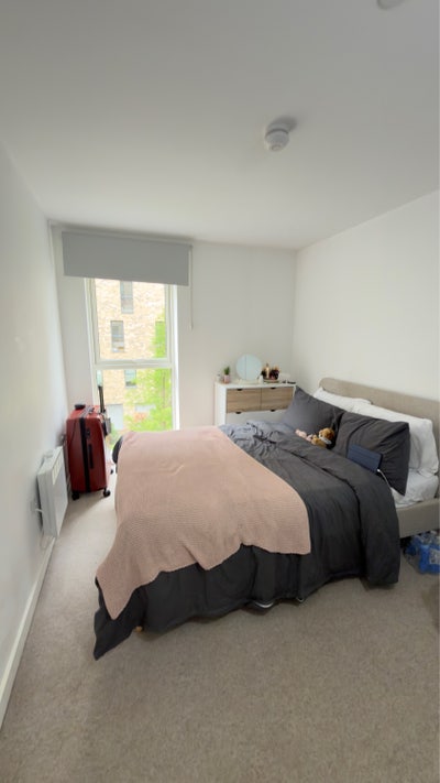 Double Room in the Quays  Main Photo
