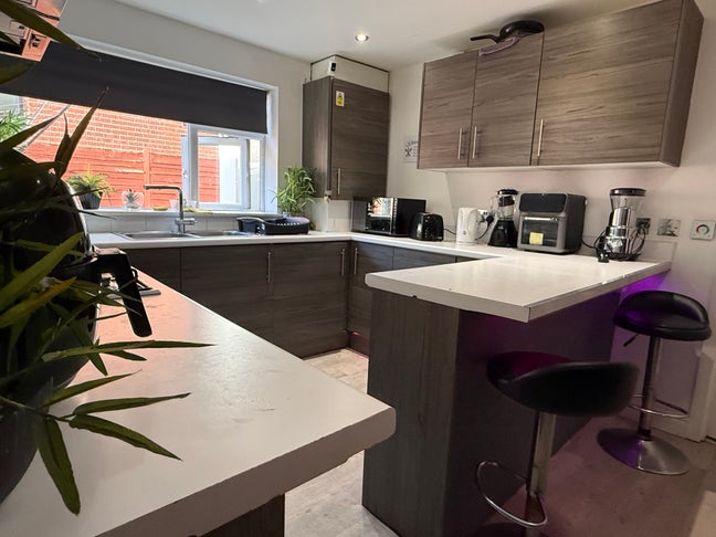 En-Suite Room-Professional Houseshare. Bills incl. Main Photo