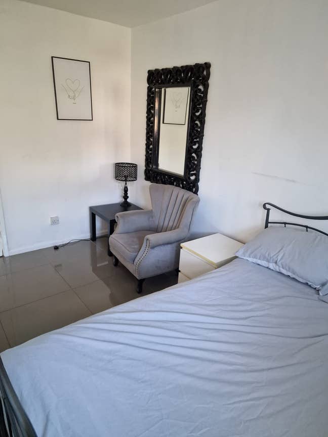 Cosy Double Room for Female Student Main Photo