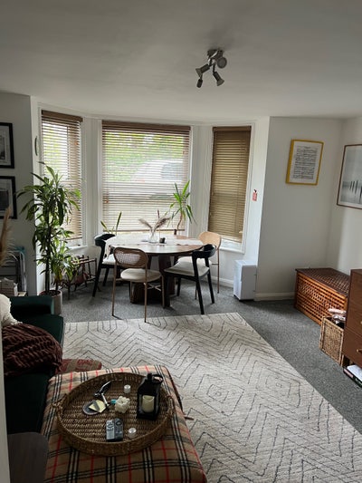 Lovely single room in a gorgeous 2 bed flat Main Photo