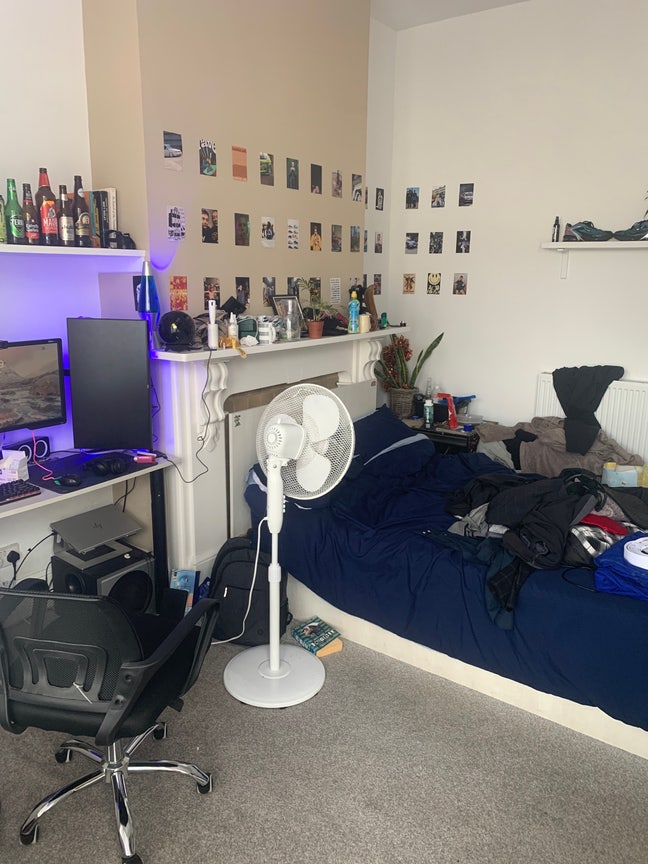 Spacious Room available in a student property Main Photo
