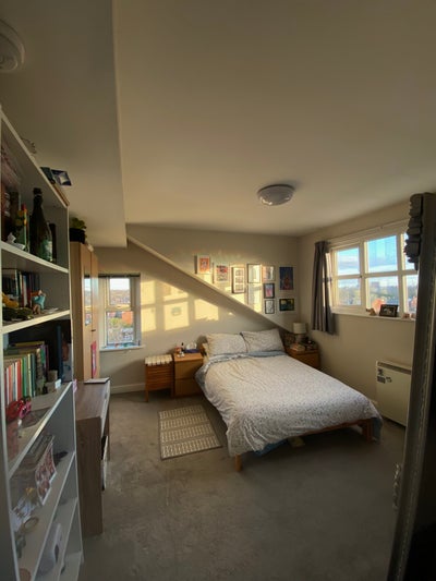 One room available in house share in Burley 💖 Main Photo