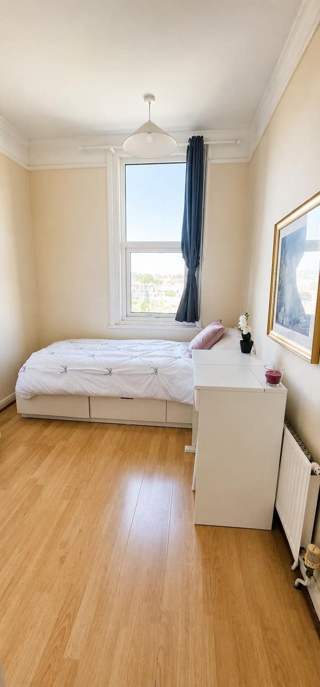 Bright Single Room Near Ramsgate Seafront  Main Photo