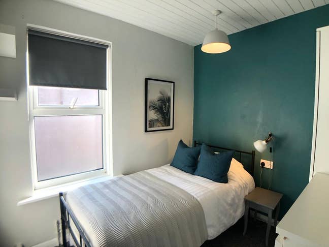 Stylish Room for Professionals Main Photo