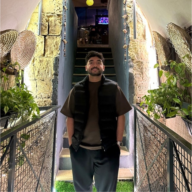 Professional Male seeks a double room Main Photo