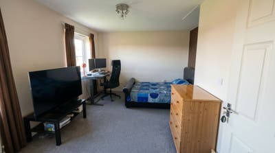Large Double Bedroom (Bills Included) Main Photo