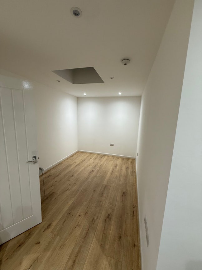 2 rooms available  Main Photo
