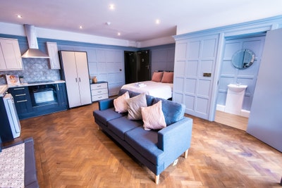⋆✴︎˚｡⋆Comfy modern flat in Selby ⋆✴︎˚｡⋆ Main Photo