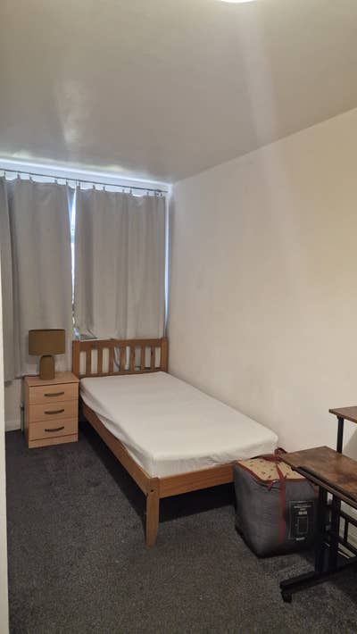 Single room to let - Malmesbury Road E3 2EE Main Photo