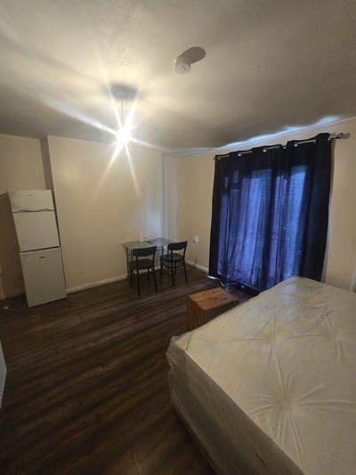Double room to let - London E2 Main Photo