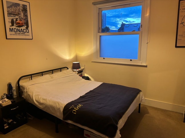 Double room in Wandsworth Town Main Photo