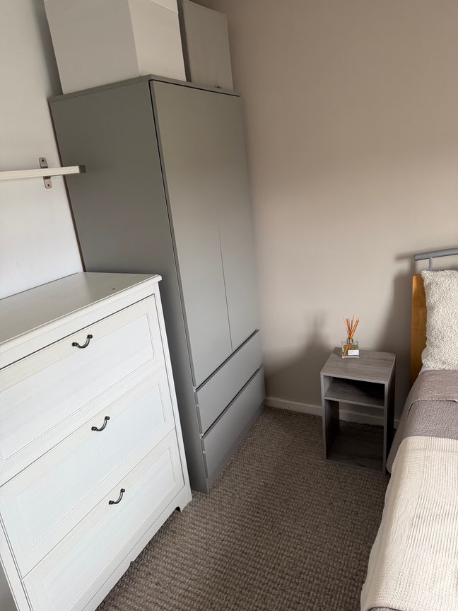 Single room in 3 bed house Main Photo