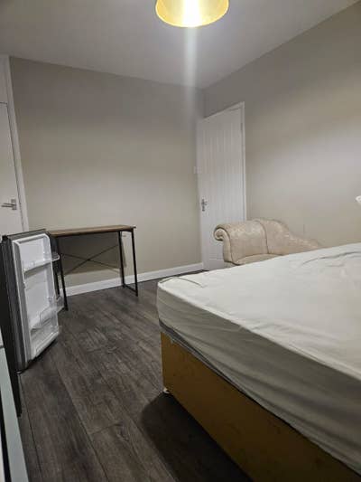 Spacious furnished Double bedroom West Croydon Stn Main Photo