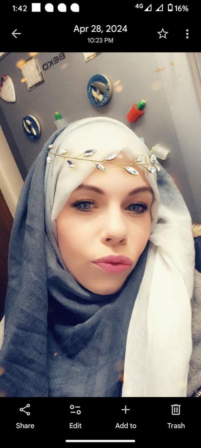 35 year old Female seeks a single or double room Main Photo