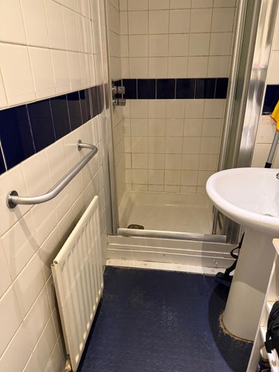 Single room available in heart of central London  Main Photo
