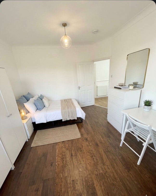 Bright Double Room Couple Accepted Ready To Move  Main Photo