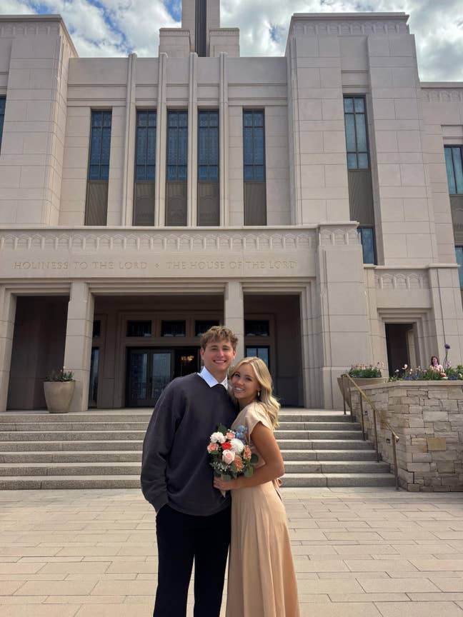 Married study abroad couple seeking furnished flat Main Photo
