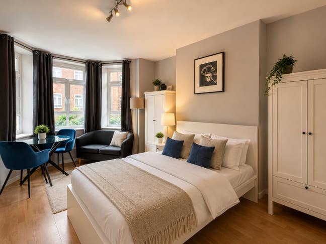 Massive double room | Stylish Hackney Living Main Photo