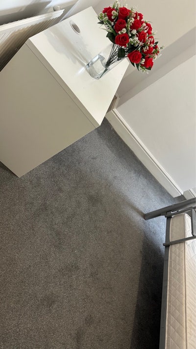 Room  Main Photo