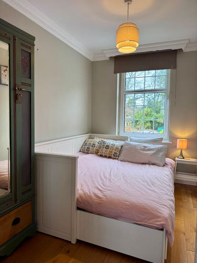 Room available in Townhouse, Englefield Green Main Photo