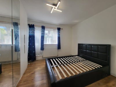 Spacious Double Room with Balcony Access – N2 Main Photo