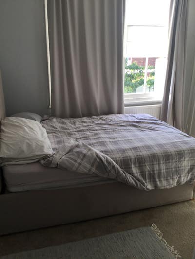  2 cozy carpeted furnished bedrooms N16/E5  zone 2 Main Photo