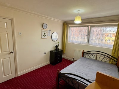 Double Room in Mile End Main Photo