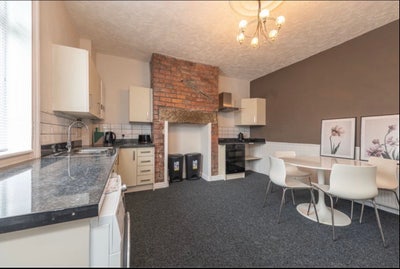 Furnished Double Room Available Now Main Photo