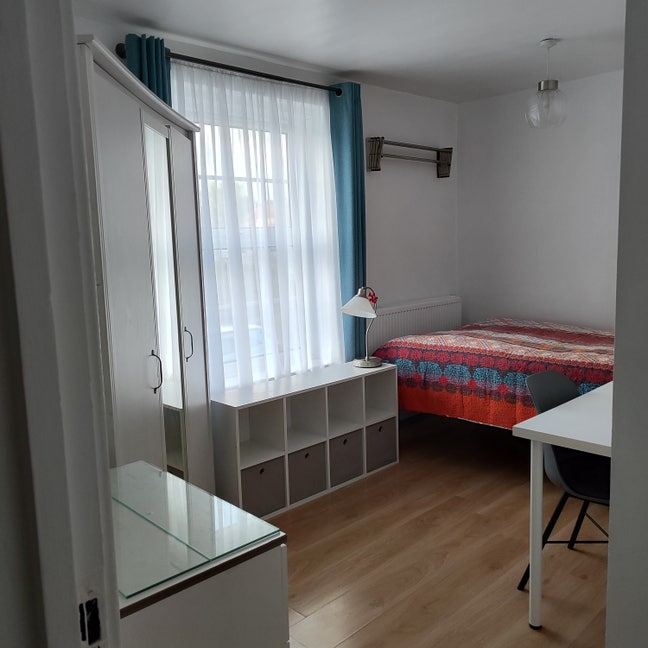 Bright, cosy double room - all bills included  Main Photo