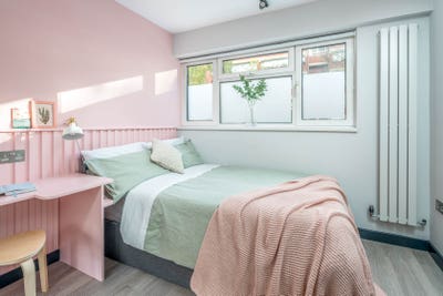  Gorgeous Double Room - All Bills Included Main Photo