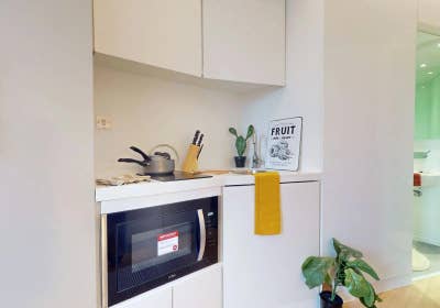 IQ East Court - Bronze Studio For Rent!! Main Photo