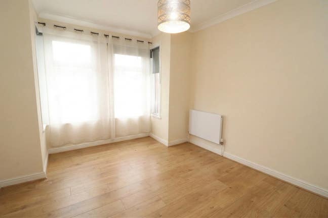 Huge Studio Flat Near Elizabeth Line Main Photo