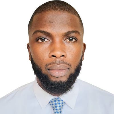 Professional Male seeks a single or double room Main Photo