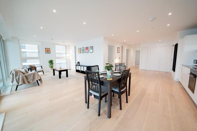 ✨ Luxury Double Room | 3B Flat | Carrick Court Fac Main Photo