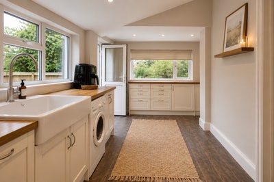 Spacious Ensuite Room -Lower Parkstone House  Main Photo