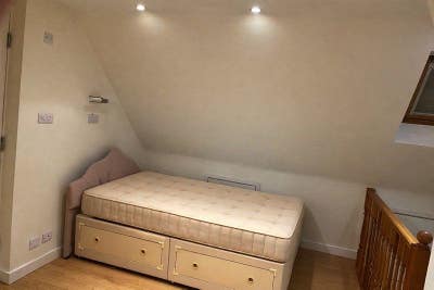 Beautiful Double En-Suite Room Available NW9 Main Photo