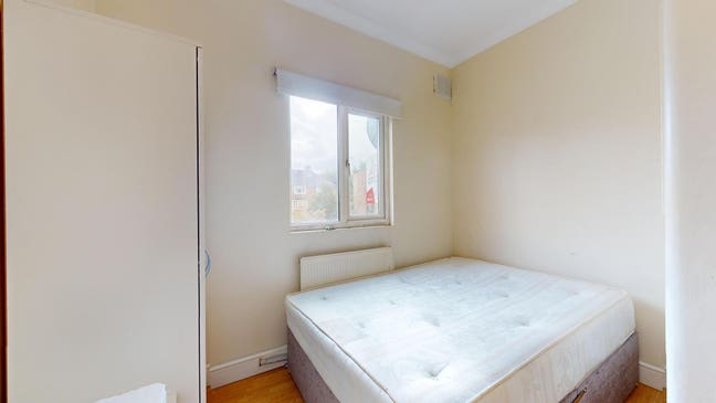 Large Double Room including All Bills Main Photo