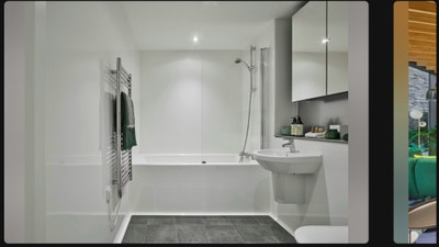 Modern 2-Bed Waterside Apartment at Clippers Quay Main Photo