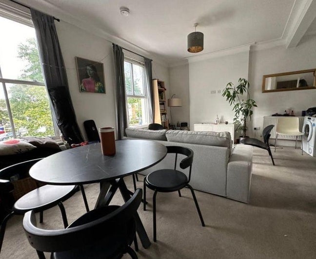 Double Bedroom in Lewisham flat share 🌸 Main Photo