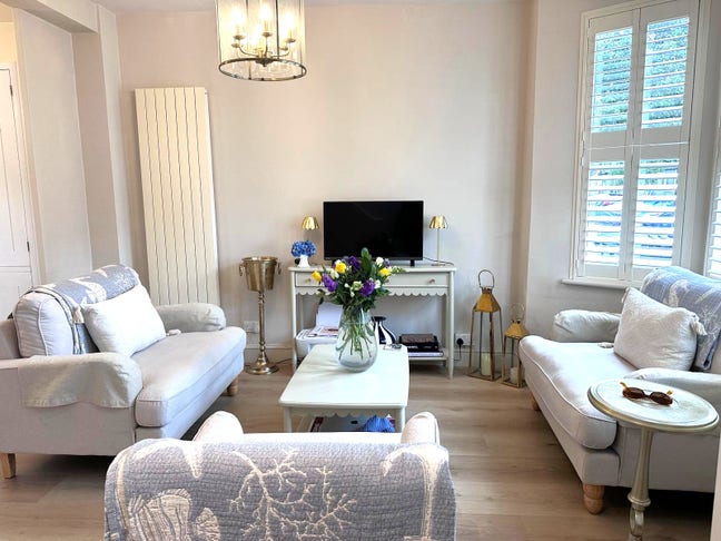Stunning Large Double Room in High-Spec Home Main Photo