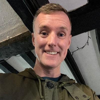 Professional Male seeks a double room Main Photo