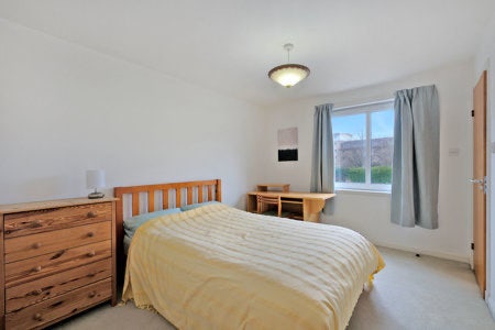 En-suite double bedroom available in a 2 bed flat Main Photo
