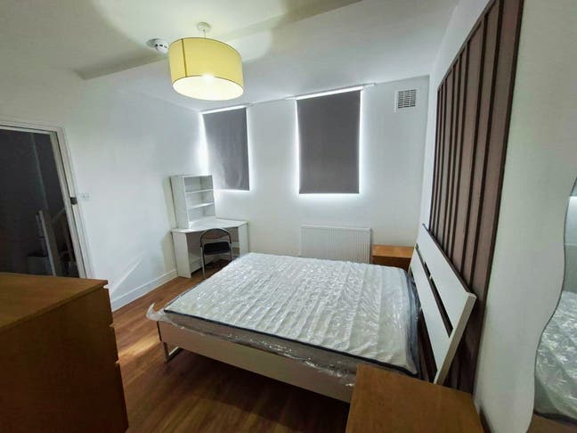 Spacious Double Room | Greenwich | Bills Included Main Photo