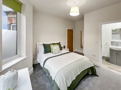 Ground Floor Double Ensuite Room - Heavitree Main Photo