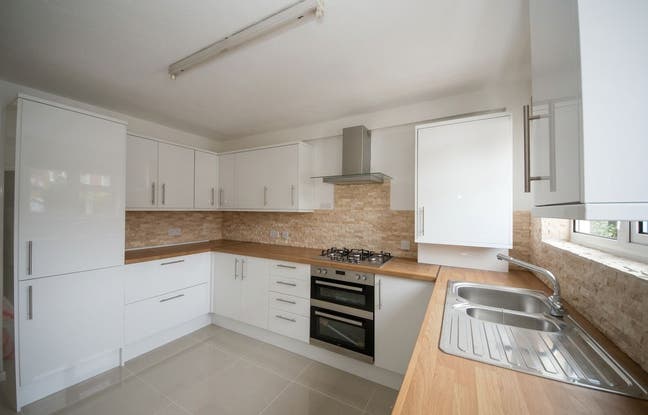 Large Double En-Suite Room in West Reading Main Photo