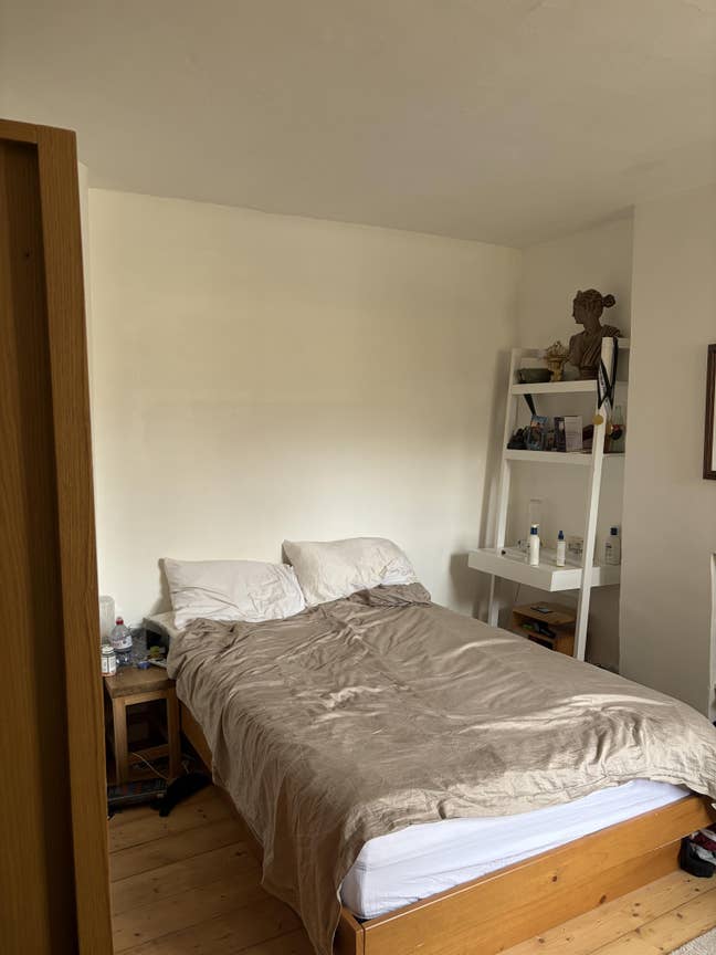 Double Room Available in Kennington/E&C Bills inc. Main Photo