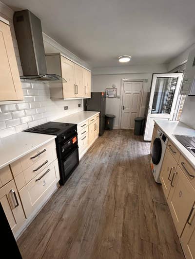 Price Reduction - Near to Hospital All Bills Inc Main Photo
