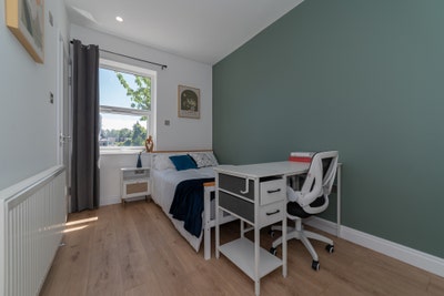 En-suite Double Room Available in SW19 Main Photo