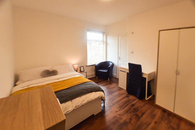 🚨 Large  En Suite Double Room! 🚨 Main Photo